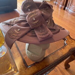 Elegant Brown Women's Hat with Bow